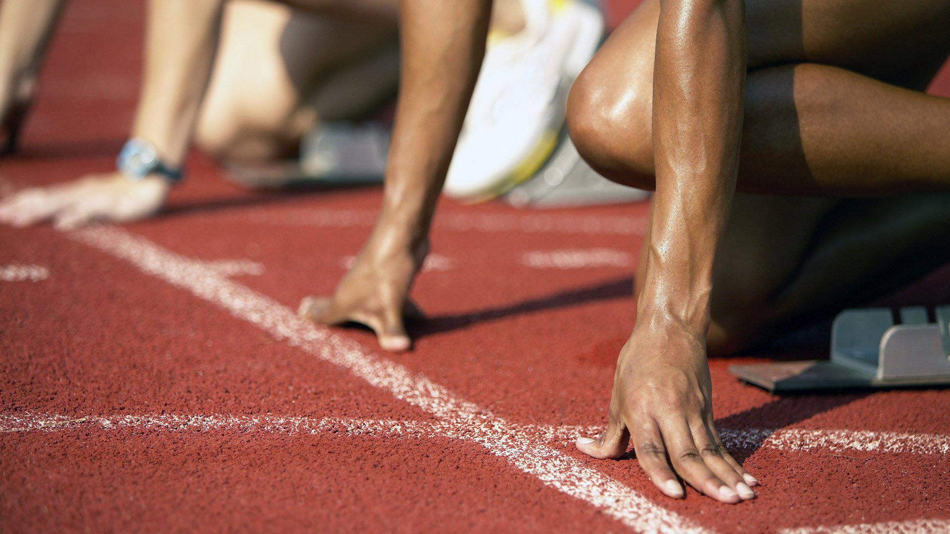 “冲刺时刻!武汉马拉松赛场谁能成就辉煌?”