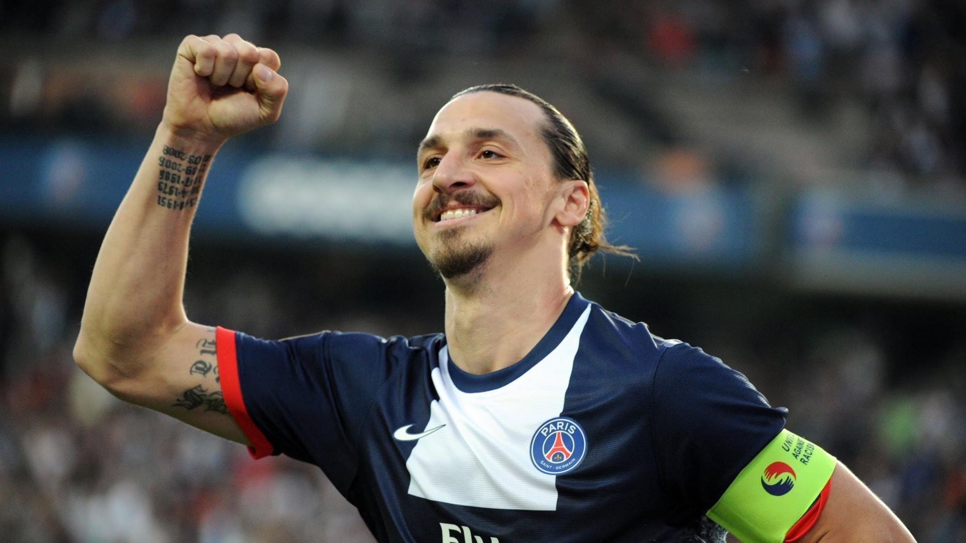 mk体育-特斯·冯·迪克：全能型中场，支撑南非队进攻与防守的平衡，冯斯特拉克家族